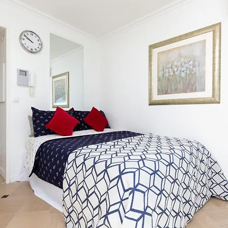 Cozy With Sea View, Swimming Pool And Greenery Apartment Cannes