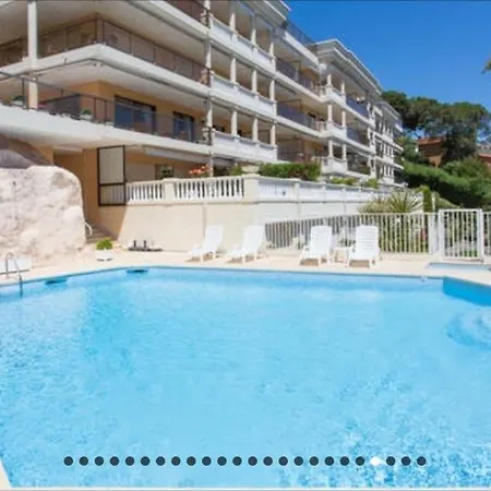 Cozy With Sea View, Swimming Pool And Greenery Lejlighed *